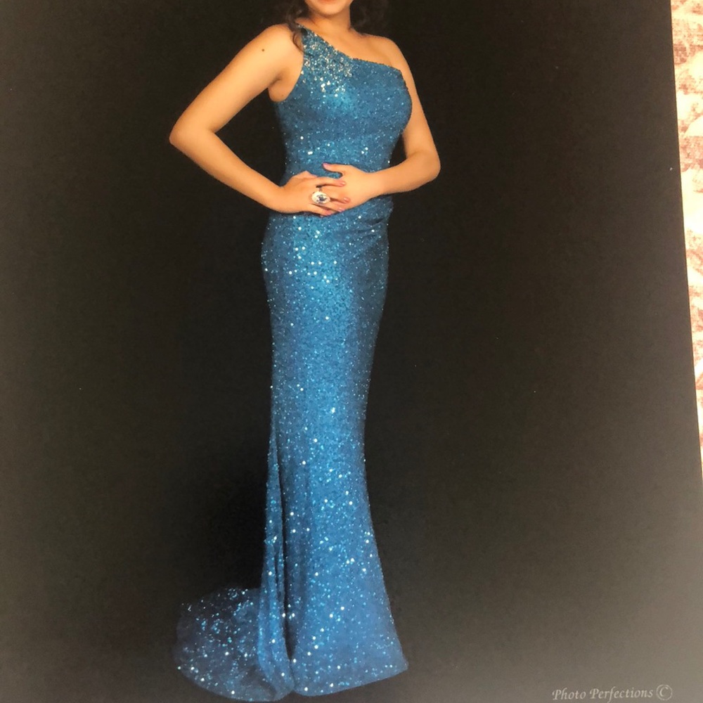 Elegant Turquoise Sequin Dress